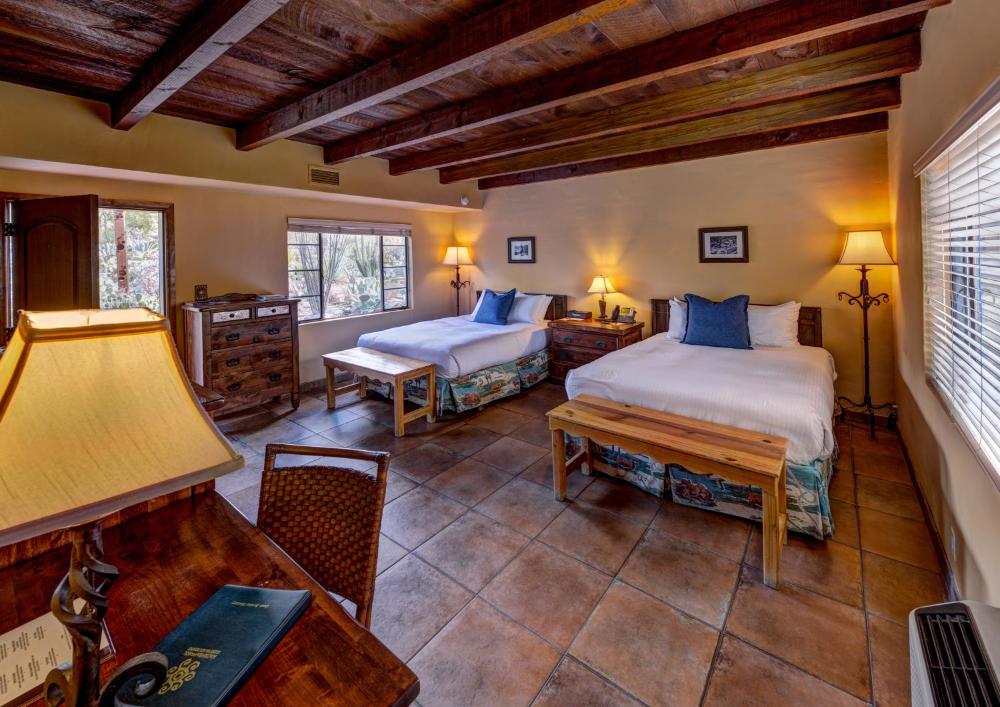 Hacienda 2 Queens interior
